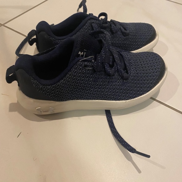 Under Armour Kids Sneakers - Picture 2 of 4